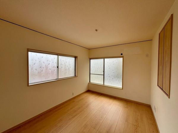 松原市三宅中3丁目　中古戸建 内観写真（リビング以外の居室）