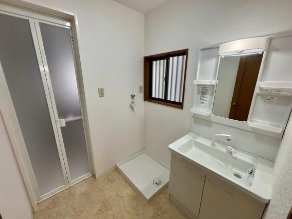 高石市千代田3丁目　中古戸建 内観写真（洗面台・洗面所）