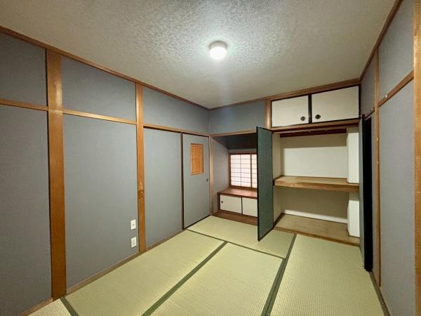 高石市千代田3丁目　中古戸建 内観写真（リビング以外の居室）
