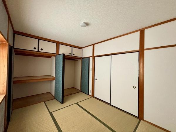 高石市千代田3丁目　中古戸建 内観写真（リビング以外の居室）