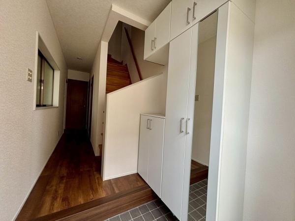 高石市千代田3丁目　中古戸建 現地写真（玄関）