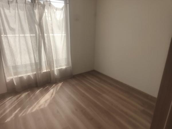 京都市右京区梅津中村町　中古戸建 内観写真（リビング以外の居室）