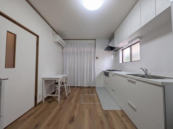 京都市中京区西ノ京冷泉町　中古戸建 内観写真（リビング）