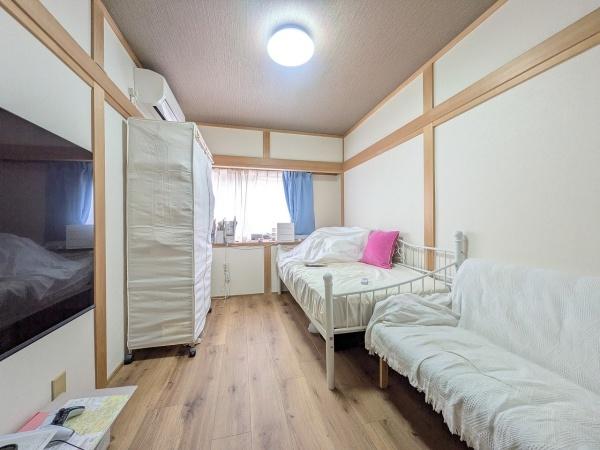京都市中京区西ノ京冷泉町　中古戸建 内観写真（リビング以外の居室）