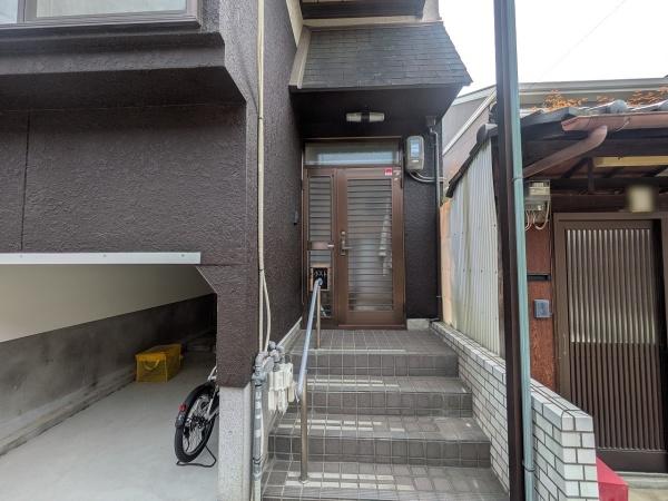 京都市中京区西ノ京冷泉町　中古戸建 現地写真（玄関）