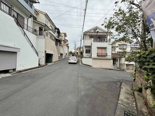 和泉市室堂町　中古戸建 現地写真（前面道路含む現地写真）