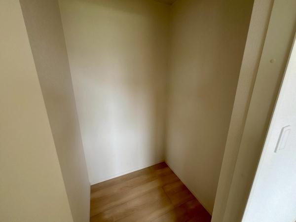 松原市上田8丁目3号棟　新築戸建 内観写真（収納）