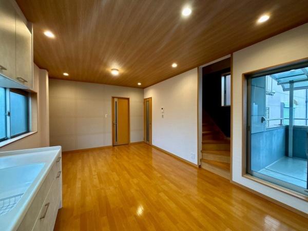 堺市堺区浅香山町1丁　中古戸建 内観写真（リビング）