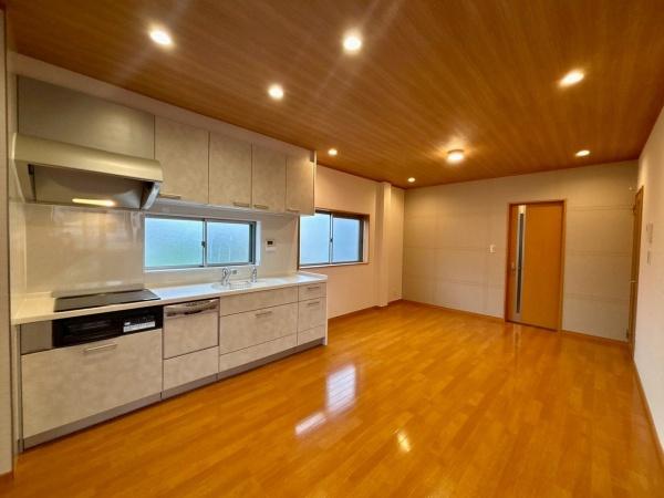 堺市堺区浅香山町1丁　中古戸建 内観写真（リビング）