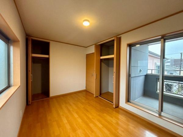 堺市堺区浅香山町1丁　中古戸建 内観写真（リビング以外の居室）
