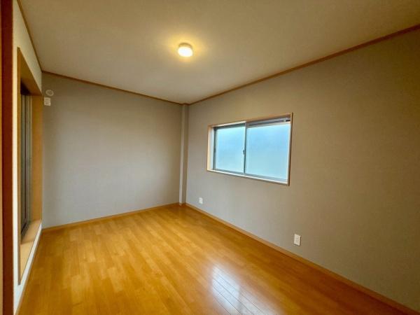 堺市堺区浅香山町1丁　中古戸建 内観写真（リビング以外の居室）