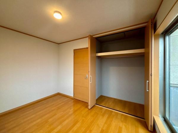 堺市堺区浅香山町1丁　中古戸建 内観写真（リビング以外の居室）