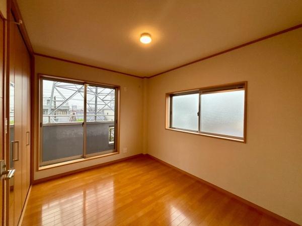 堺市堺区浅香山町1丁　中古戸建 内観写真（リビング以外の居室）