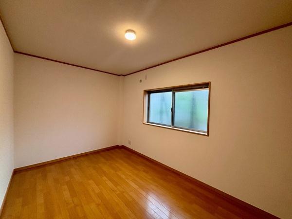堺市堺区浅香山町1丁　中古戸建 内観写真（リビング以外の居室）
