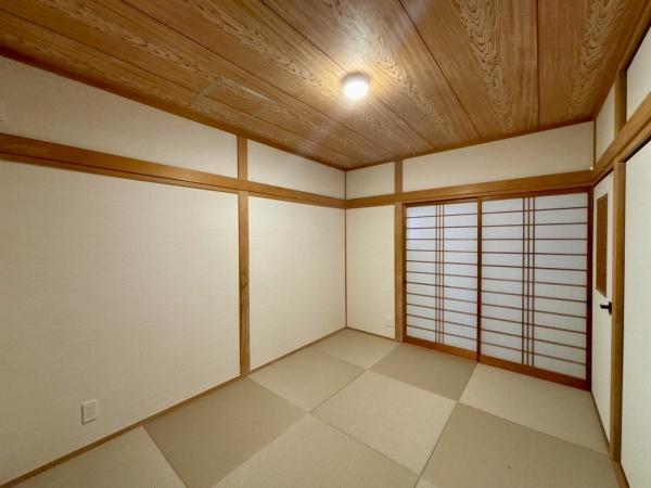 堺市堺区浅香山町1丁　中古戸建 内観写真（リビング以外の居室）