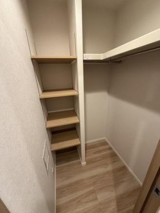 近鉄南港ガーデンハイツ22号棟 内観写真（収納）