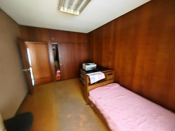 京都市北区鷹峯黒門町　中古戸建 内観写真（リビング以外の居室）