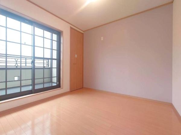 京都市南区上鳥羽西浦町　中古戸建 内観写真（リビング以外の居室）