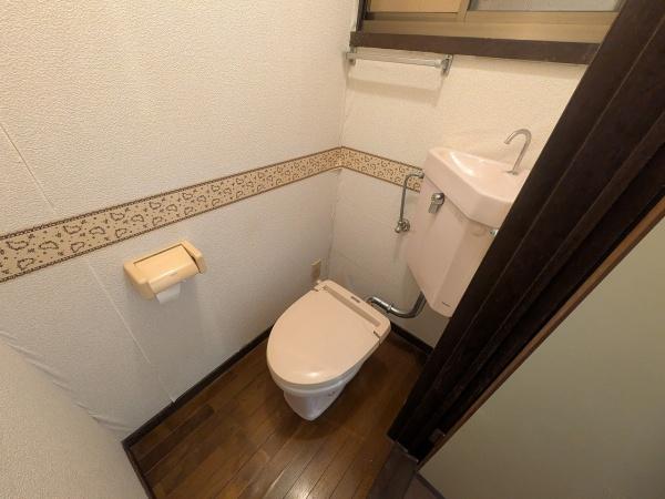 京都市左京区岡崎東福ノ川町　中古戸建 内観写真（トイレ）