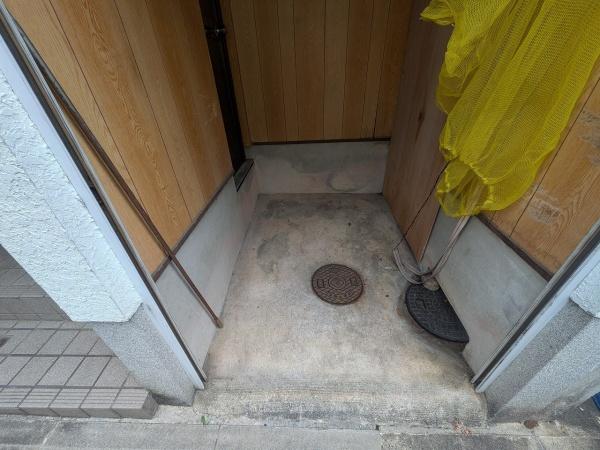 京都市左京区岡崎東福ノ川町　中古戸建 内観写真（収納）