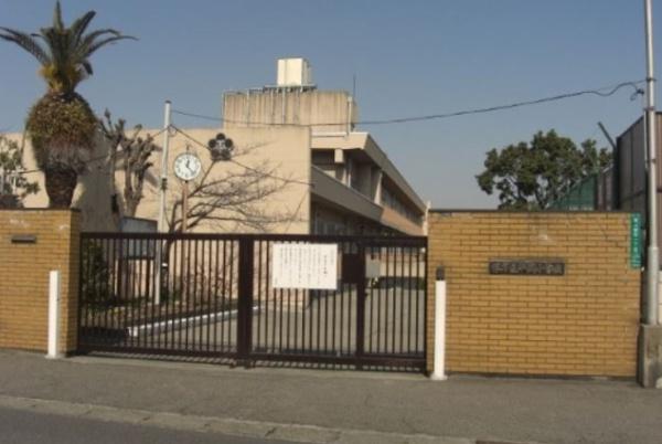 大阪府堺市西区堀上緑町１丁 小学校
