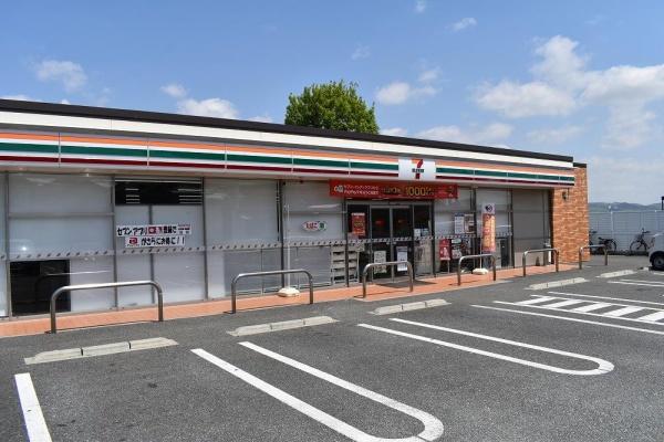 羽曳野市西浦6丁目　古家付き売土地 コンビニ