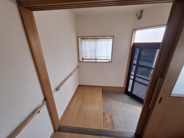 尼崎市大庄中通2丁目　中古テラスハウス 現地写真（玄関）