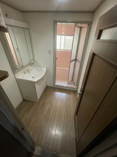 大阪市福島区海老江1丁目　中古戸建 内観写真（洗面台・洗面所）