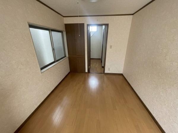 大阪市福島区海老江1丁目　中古戸建 内観写真（リビング以外の居室）