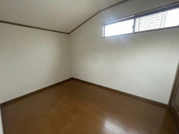 大阪市福島区海老江1丁目　中古戸建 内観写真（リビング以外の居室）