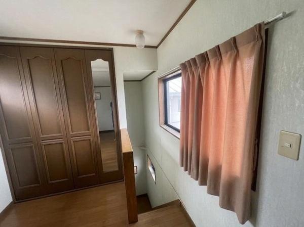 大阪市福島区海老江1丁目　中古戸建 内観写真（リビング以外の居室）