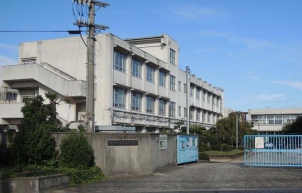 和泉市善正町　中古戸建 中学校