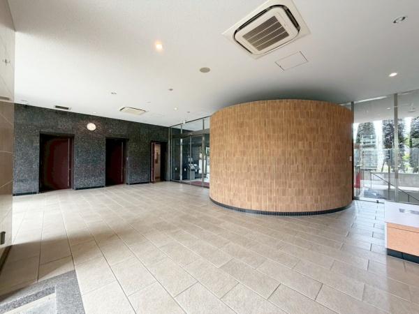 アデニウム北加賀屋 共用部写真（エントランス）