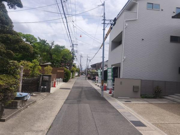 京都市右京区嵯峨伊勢ノ上町　新築戸建 現地写真（前面道路含む現地写真）