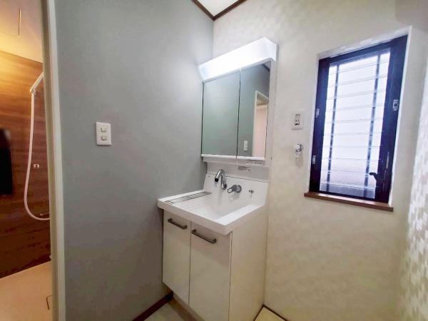 大阪市住之江区泉1丁目　中古戸建 内観写真（洗面台・洗面所）