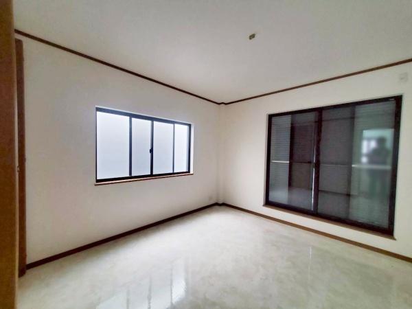 大阪市住之江区泉1丁目　中古戸建 内観写真（リビング以外の居室）