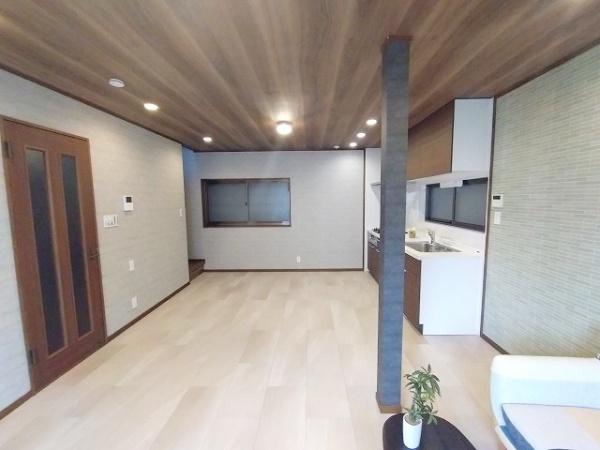 大阪市西淀川区御幣島4丁目　中古戸建 内観写真（リビング）