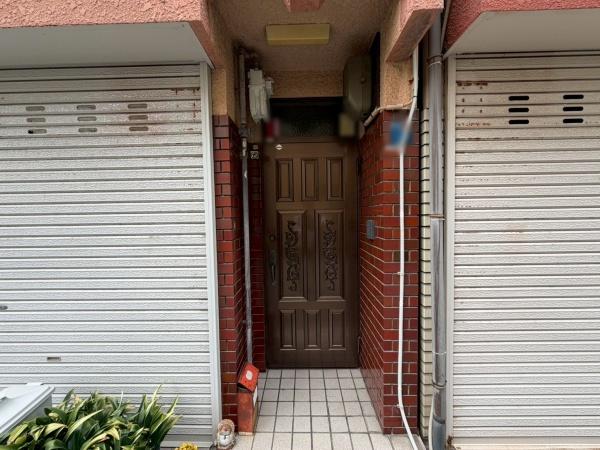 大阪市東住吉区照ケ丘矢田2丁目　中古戸建 現地写真（玄関）