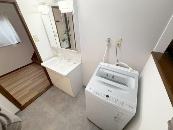 大阪市生野区中川西1丁目　中古戸建 内観写真（洗面台・洗面所）
