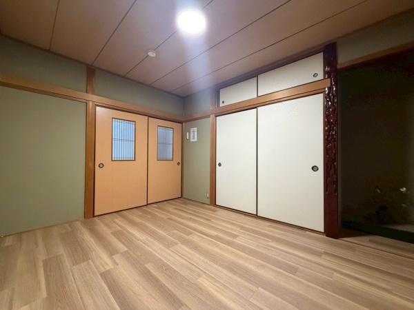 大阪市生野区中川西1丁目　中古戸建 内観写真（リビング以外の居室）