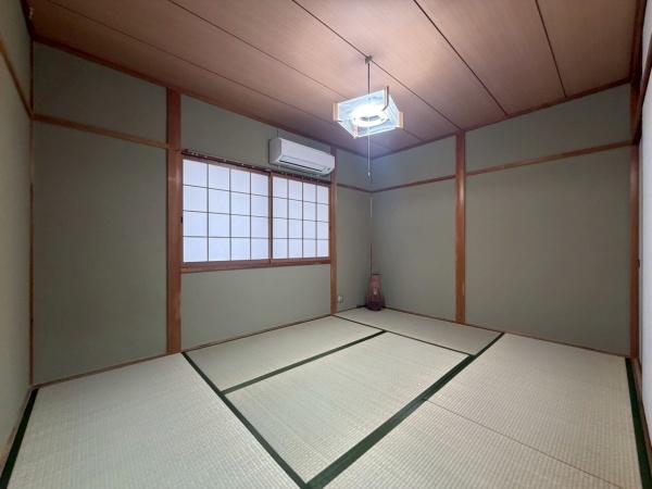 大阪市生野区中川西1丁目　中古戸建 内観写真（リビング以外の居室）