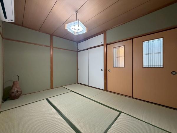 大阪市生野区中川西1丁目　中古戸建 内観写真（リビング以外の居室）