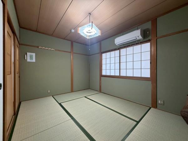 大阪市生野区中川西1丁目　中古戸建 内観写真（リビング以外の居室）