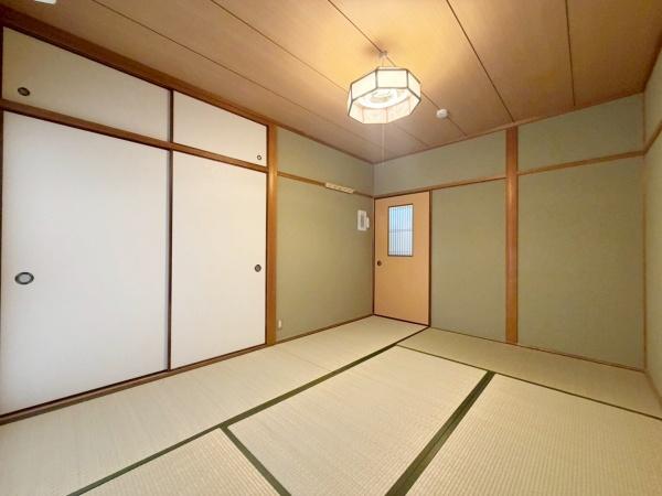 大阪市生野区中川西1丁目　中古戸建 内観写真（リビング以外の居室）
