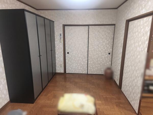 京都市山科区上花山桜谷　中古戸建 内観写真（リビング以外の居室）