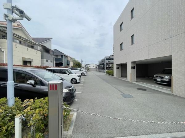 メイツブラン伊丹　9階部分 共用部写真（駐車場）