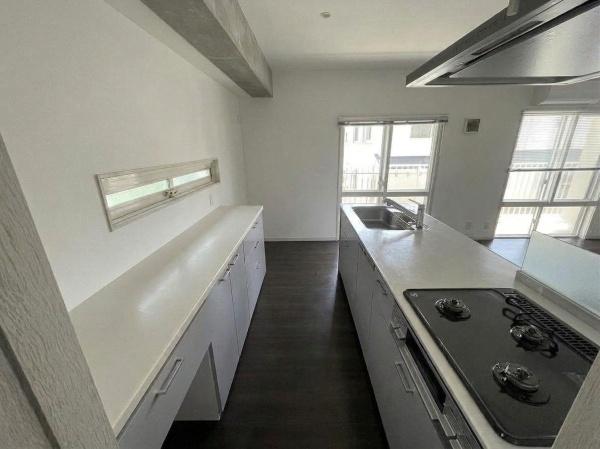 伊丹市緑ヶ丘5丁目　中古戸建 内観写真（キッチン）