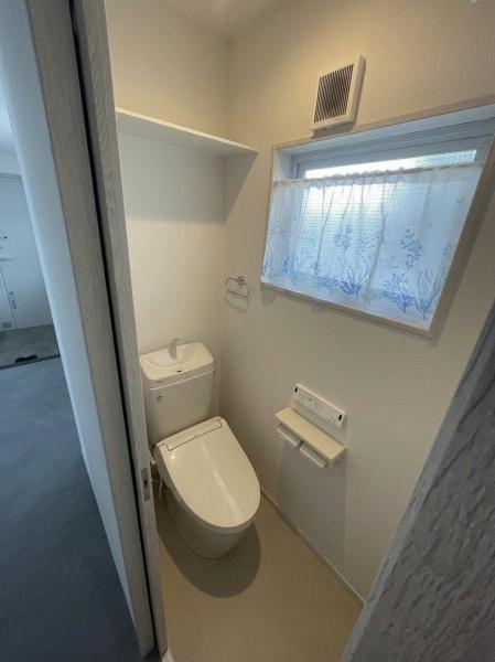 伊丹市緑ヶ丘5丁目　中古戸建 内観写真（トイレ）