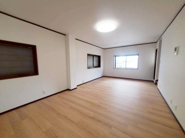大阪市平野区平野上町2丁目　中古戸建 内観写真（リビング）