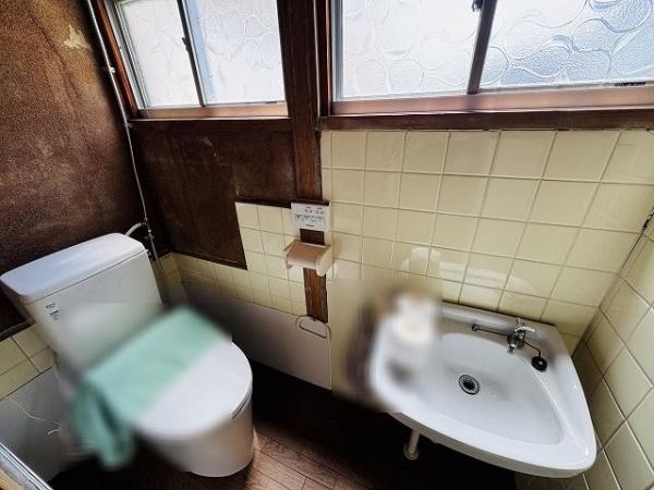 大阪市生野区桃谷2丁目　中古テラスハウス 内観写真（トイレ）